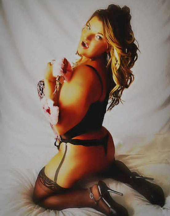 Candace 38G Indianapolis Indiana Independent VIP Escort accepts RS2K verification service members.