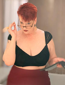 Atlanta escort Celeste Rio Manchester in green top.