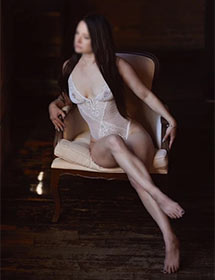 Heather Hendrix Chicago IL Independent VIP Escort accepts RS2K verification service members.