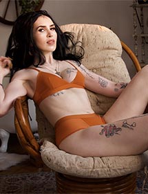 Ruby Bell Chicago Illinois Independent VIP Escort accepts RS2K verification service members.