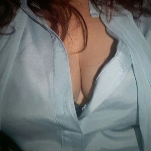Kinky MILF Elle -  VIP Escort from Chi / Burbs - accepts RS2K verification service members.