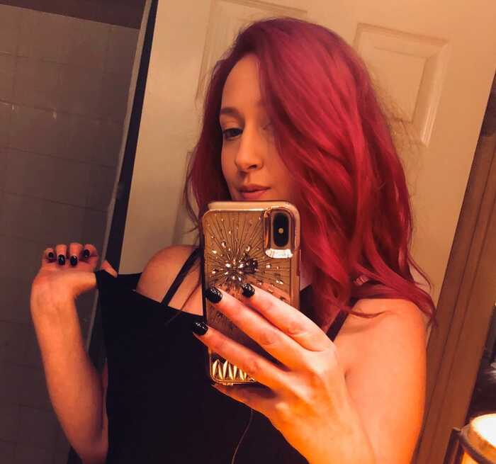 Kinky MILF Elle -  VIP Escort from Chi / Burbs - accepts RS2K verification service members.