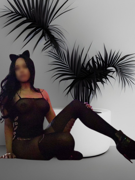 Macie -  VIP Escort from Chicago & NW Suburbs - accepts RS2K verification service members.